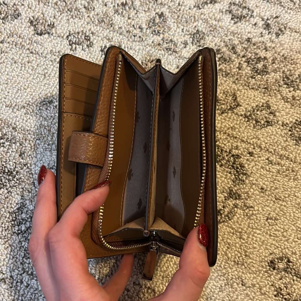 Kate Spade Wallet - Picture 4 of 4